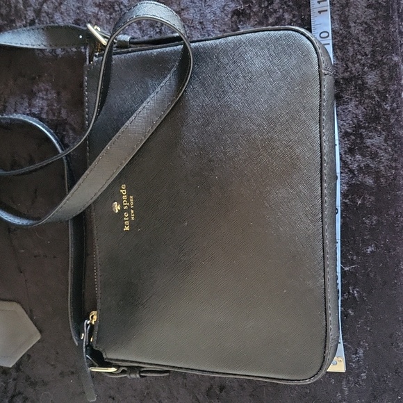 ♠️ Kate Spade ♠️ Medium Black Crossbody  Purse EUC - Picture 7 of 10
